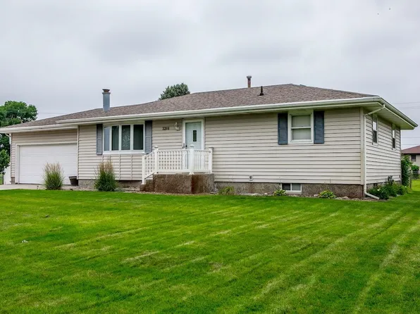 3266 50th Ave, Columbus, NE 68601
