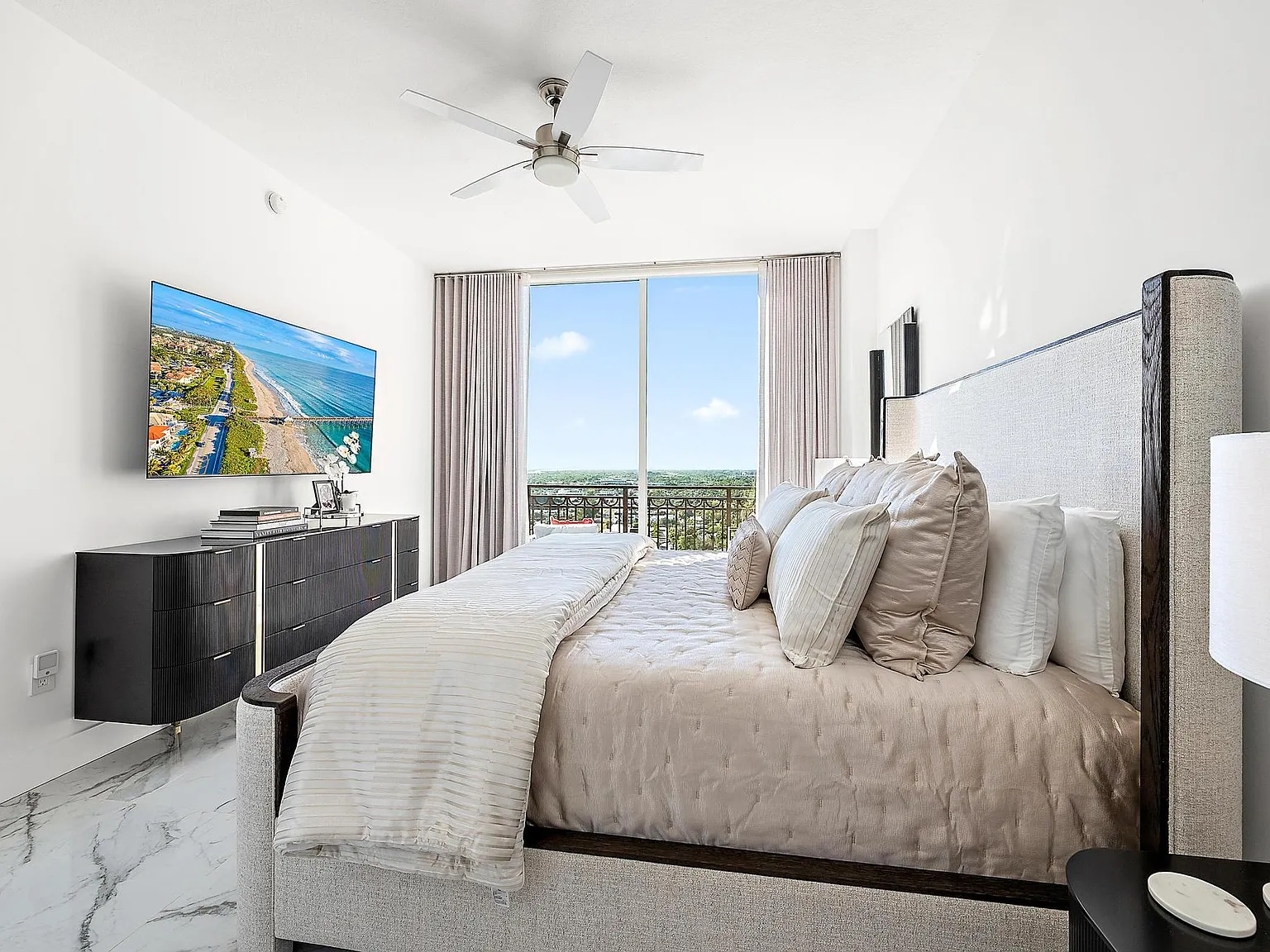 2 bed, 2.0 bath, 1120 sqft, $8,000 — Photo 3