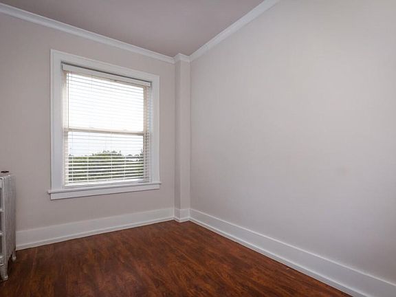 3rd image of 6750 N Ashland Ave #611
