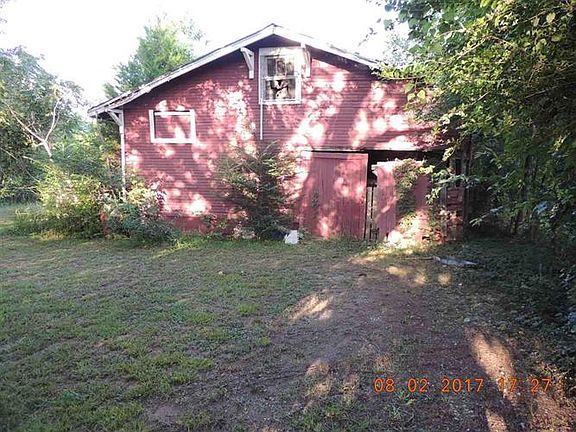 3rd image of 243 Hawkins Ln