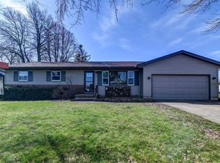 325 Robert Dr, Sun Prairie, WI 53590