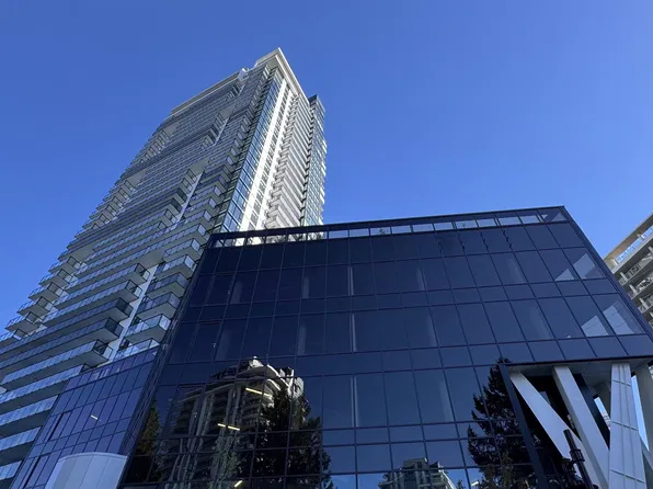 612 Elmwood St #502, Coquitlam, BC V3J 3W8