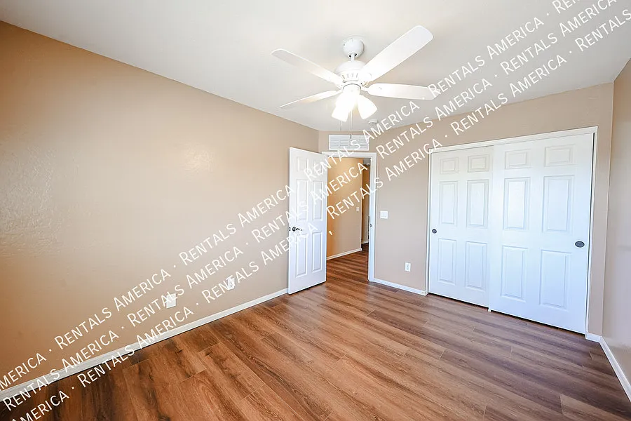 Beautiful 4 bdrm w/Pool in Florence — Photo 4