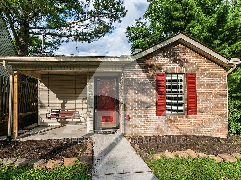 2030 Countryhill Ln — Photo 1