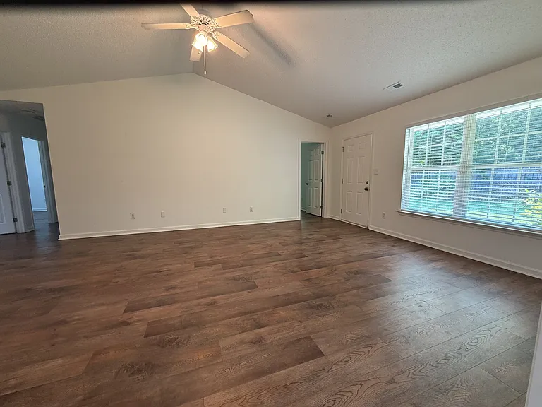 111 Turnstone Ct SW — Photo 4