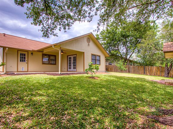 4th image of 6818 Oak Lake Dr