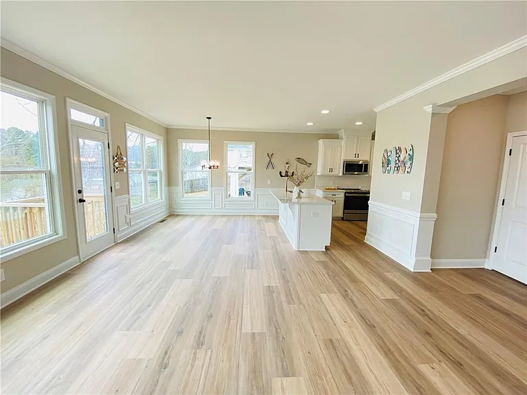 6960 Diana Cir — Photo 13