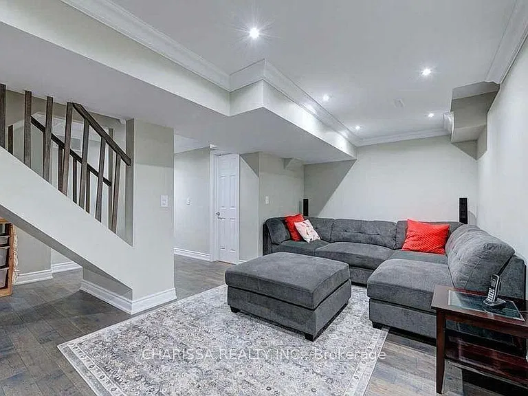 131 Spring Creek Dr #BASEMENT — Photo 3