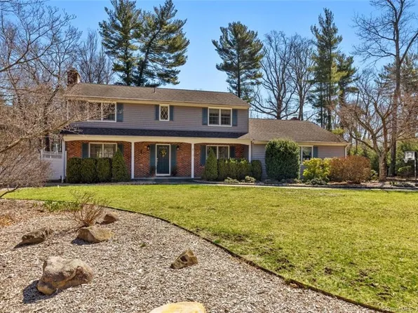 8 Inverness Court, Cheshire, CT 06410