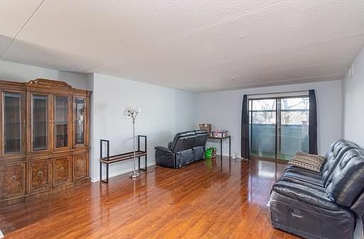 3rd image of 62 South St Unit 1