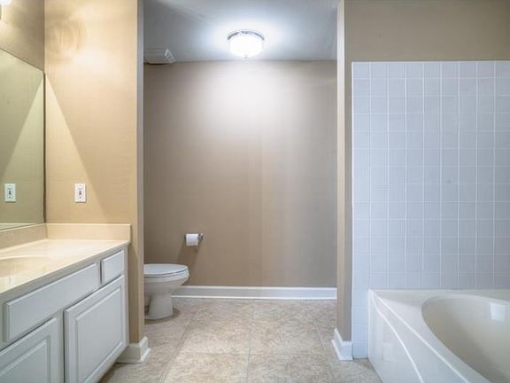 5th image of 345 Bayshore Blvd APT 809