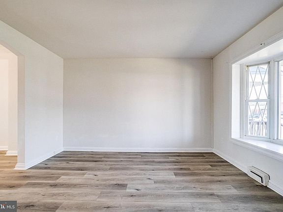 5th image of 3329 Wallford Dr