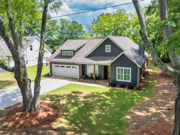 399 Chestnut Dr, Social Circle, GA 30025