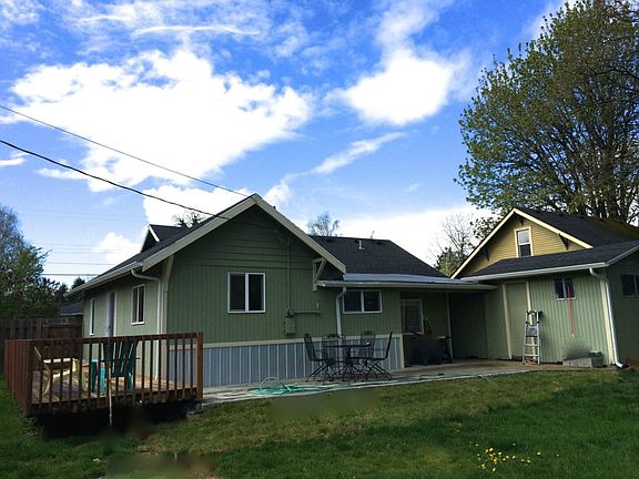 3rd image of 620 Frederick St SE