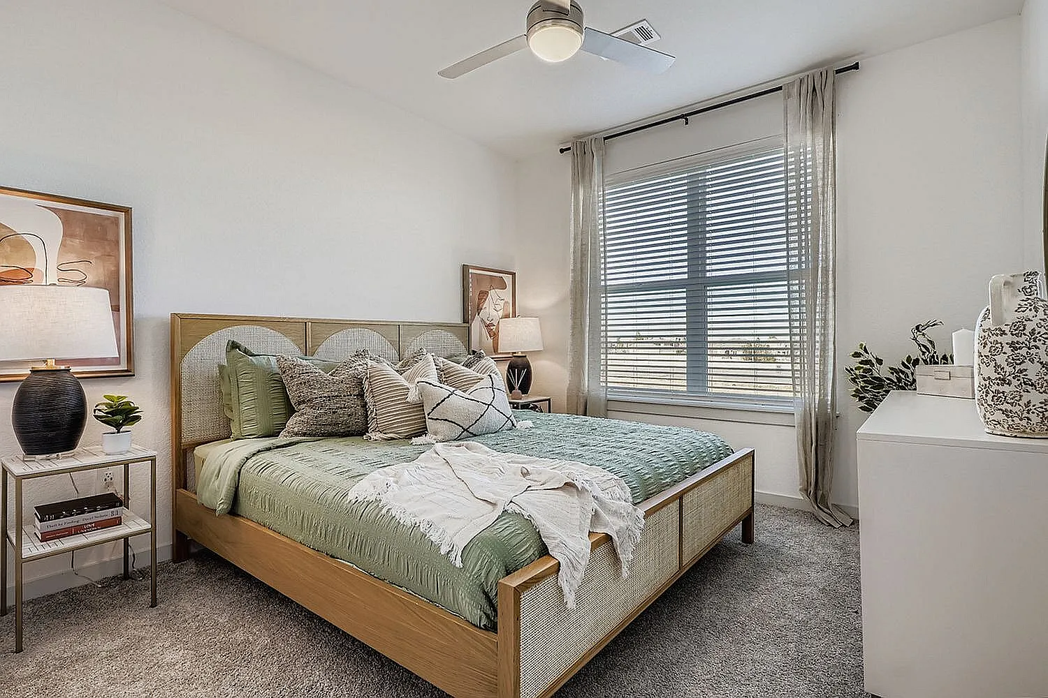 The Gallery Modern Apartments — Photo 4