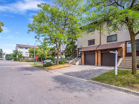 2nd image of 25 Carleton Pl