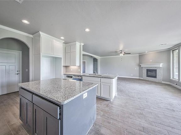 3rd image of 10904 NW 94th St