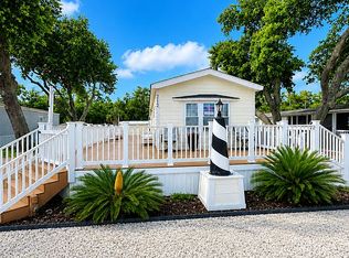 212 Snow Goose Ln, Newport, NC 28570