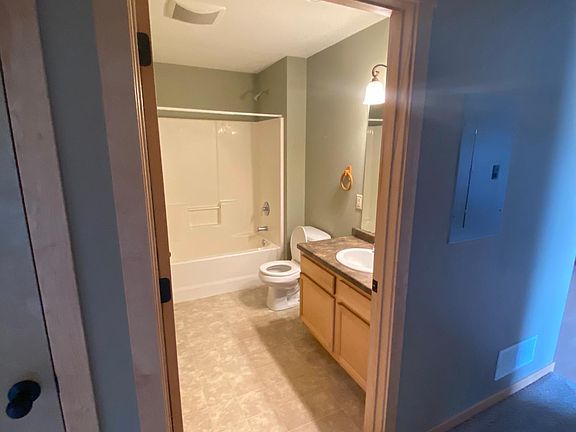 5th image of 1205 Hidden Ln APT 8
