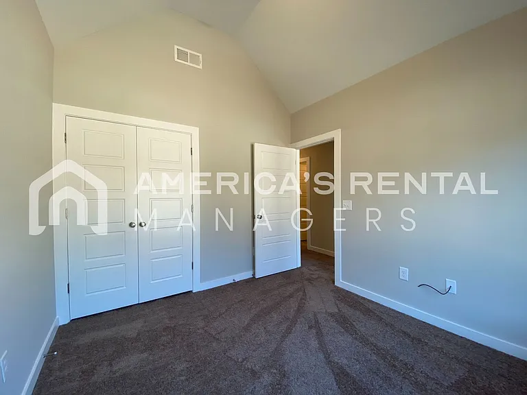 7940 Saint James Dr — Photo 26