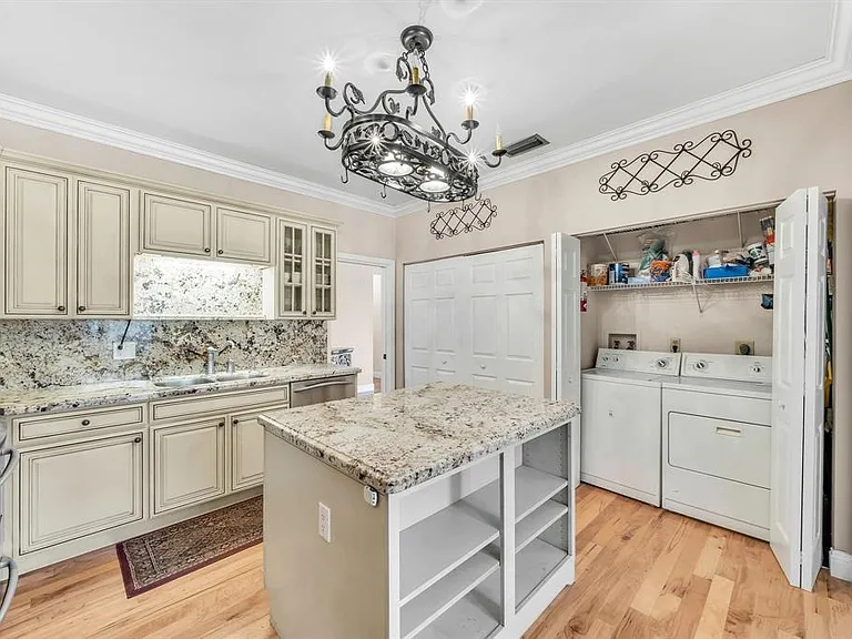 7644 Elmridge Dr — Photo 39