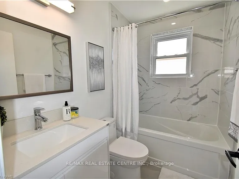 346 Brompton Ave #MAIN — Photo 10