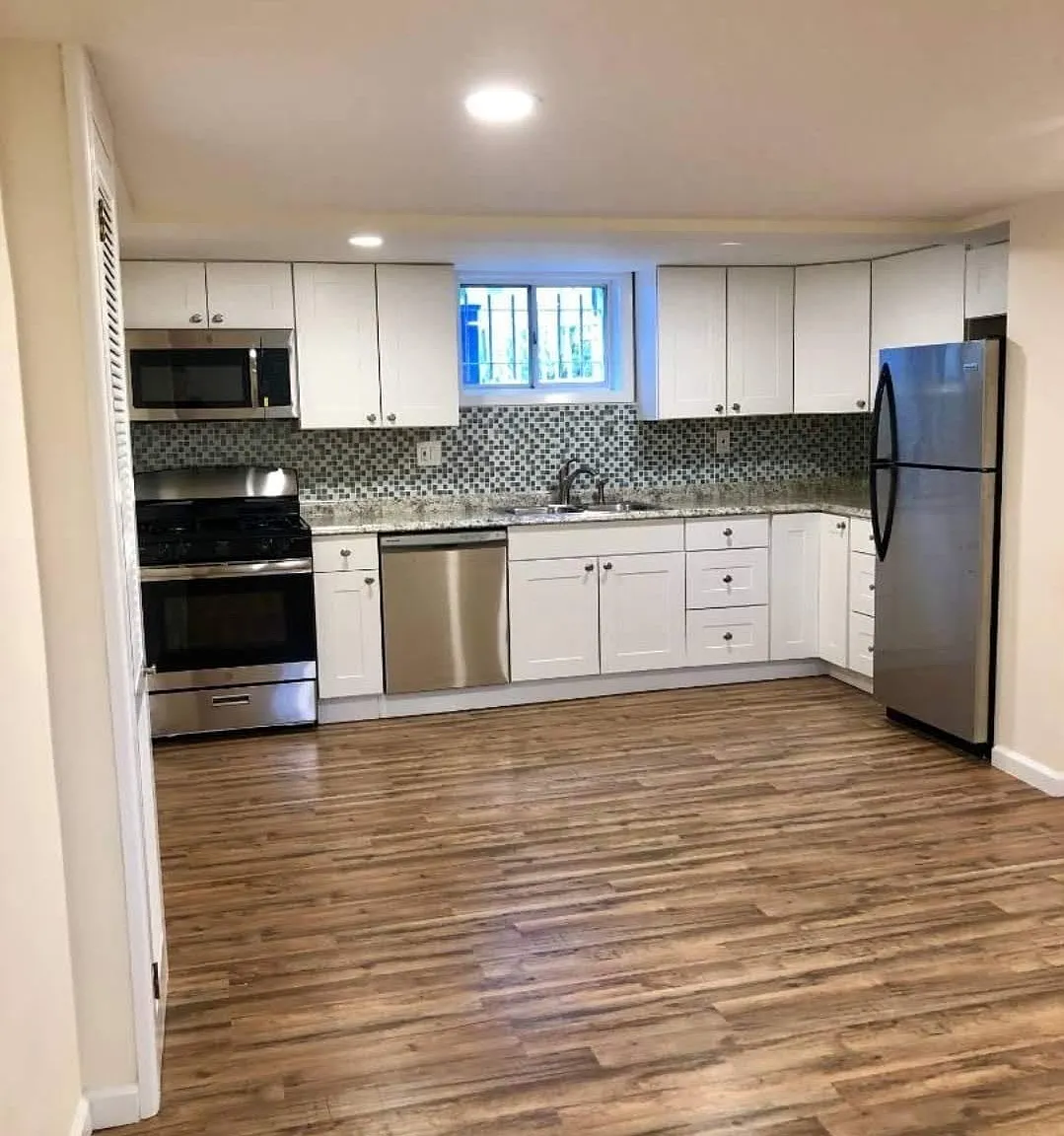 2 bed, 900 sqft, $3,100 — Photo 1