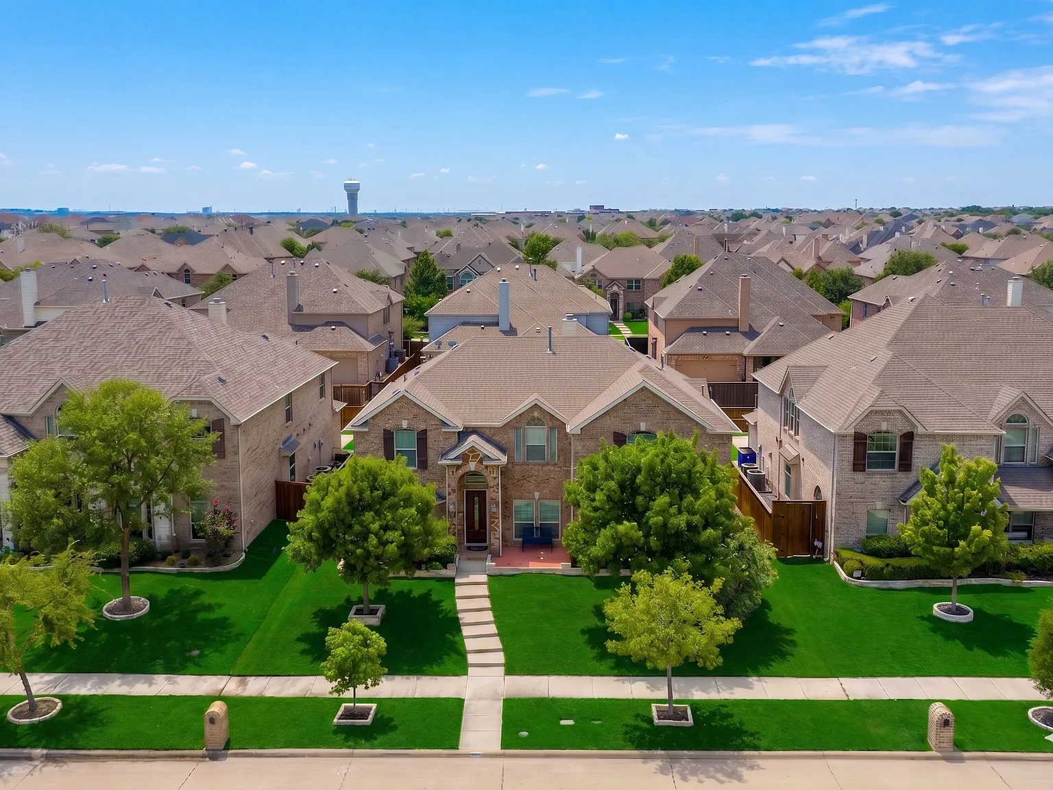 5 bed, 3843 sqft, $3,495 — Photo 1