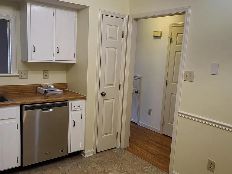 6416 Meadow View Dr — Photo 29