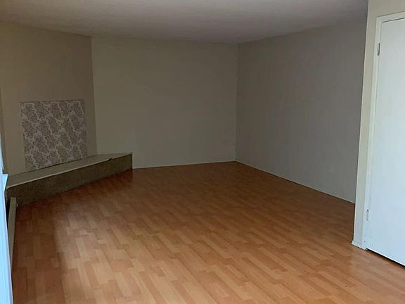 4th image of 1800 148th Ave SE #5