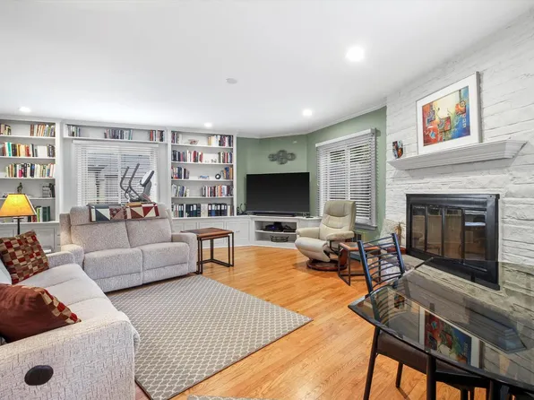 1202 East Kenmore PLACE #7, Shorewood, WI 53211
