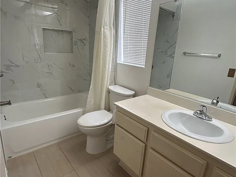 926 W Alfred Pl — Photo 16