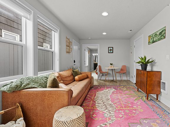 5th image of 4620 N Haight Ave