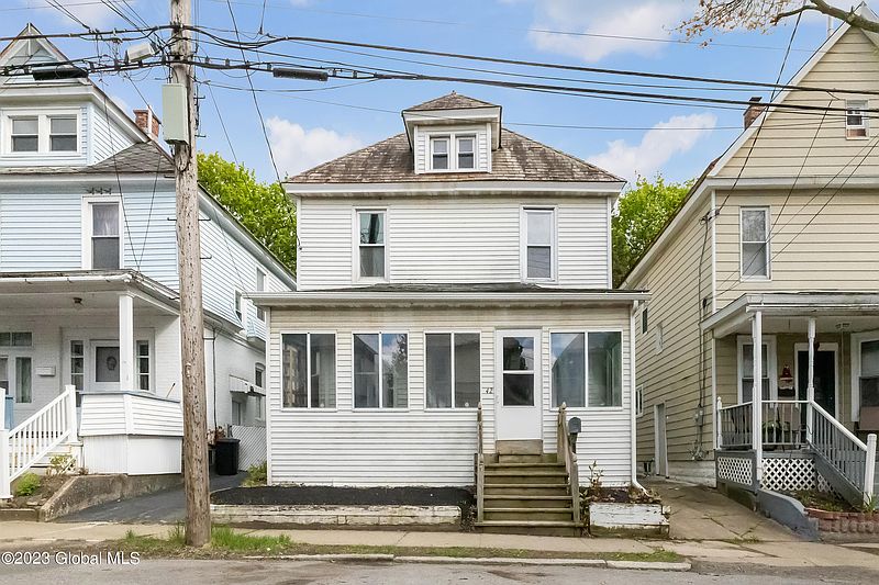 2nd image of 42 Willow Avenue