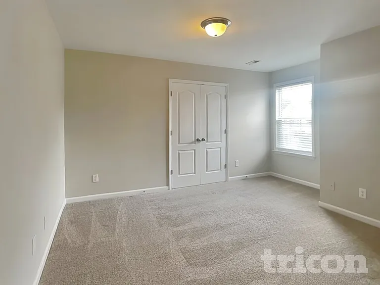527 W Saddletree Dr — Photo 14