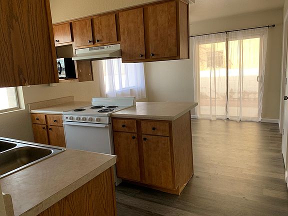 3rd image of 444 W Ivyglen St #104