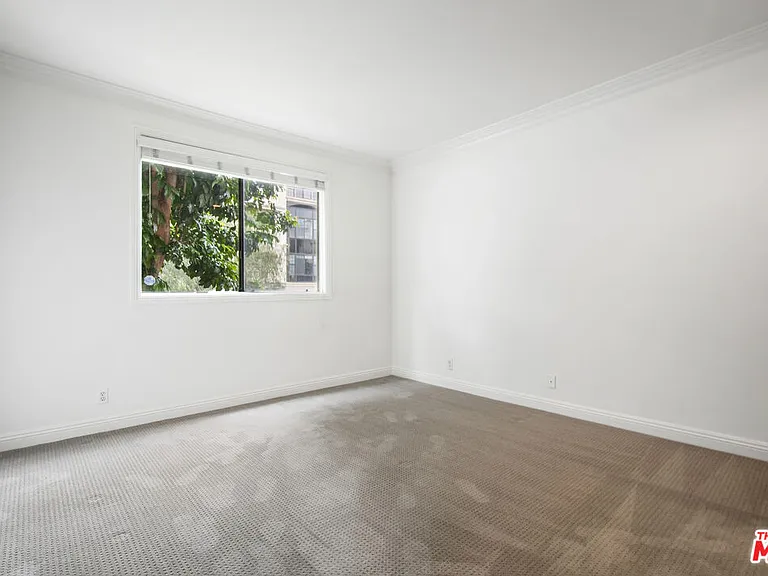 8865 Alden Dr #101 — Photo 21