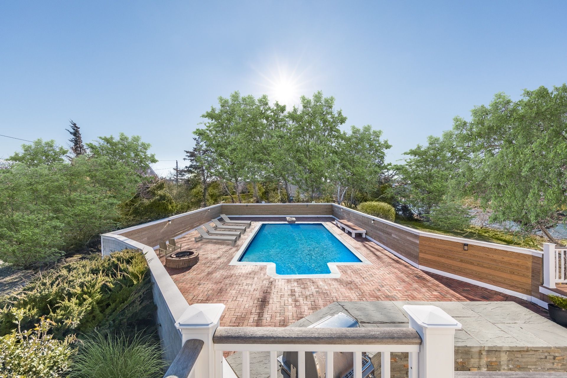 19 Sandgate Ln, Southampton, NY 11968 Out East