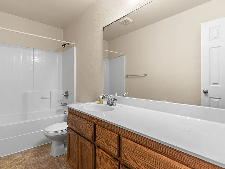 3408 Logsdon St — Photo 8