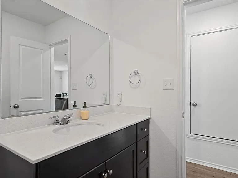 17813 Willacy Cv — Photo 31