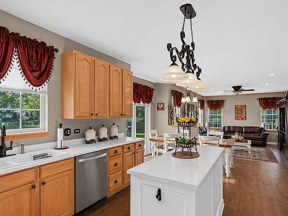 2nd image of 280 Prestwicke Blvd