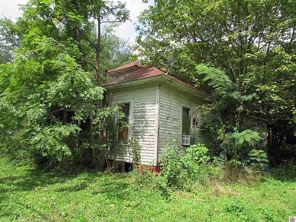 4th image of 141 School St
