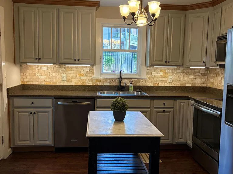 2717 Caldwell Ave S — Photo 14