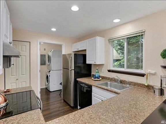 3rd image of 14735 NE 31st St #2C