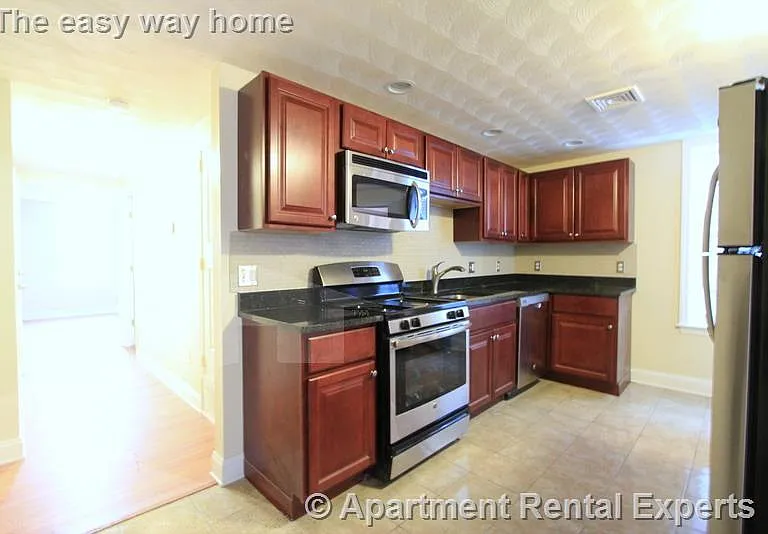 4 Douglass St #2 — Photo 15