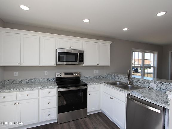 4th image of 202 Charles Carr Dr