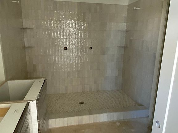 4th image of 4590 W 75 N