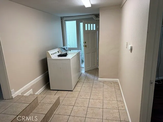 102 1/2 S Buena Vista St — Photo 6