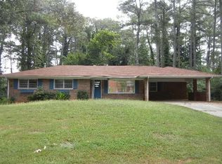 446 Maplecliff Dr, Stone Mountain, GA 30088