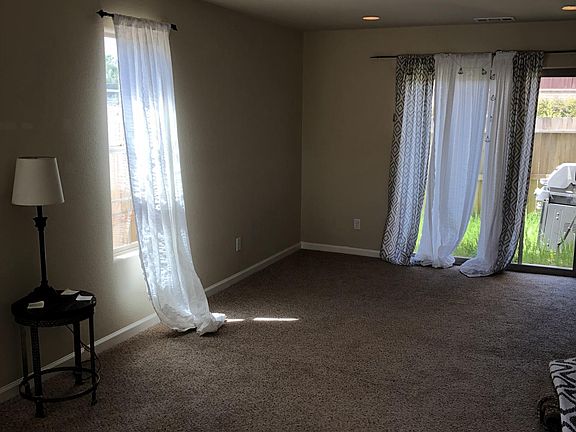 Living Room / Dining Room